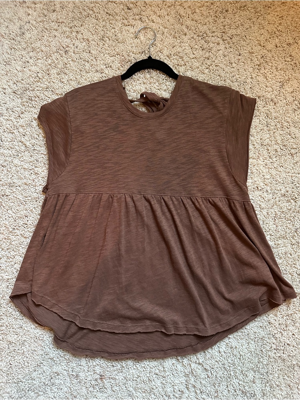 American Eagle oversized brown flowy tie open back blouse size M